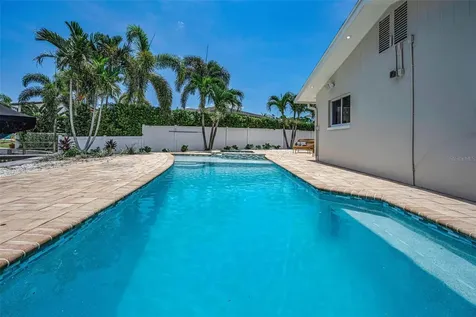 7901 10th Avenue S St Petersburg FL 33707