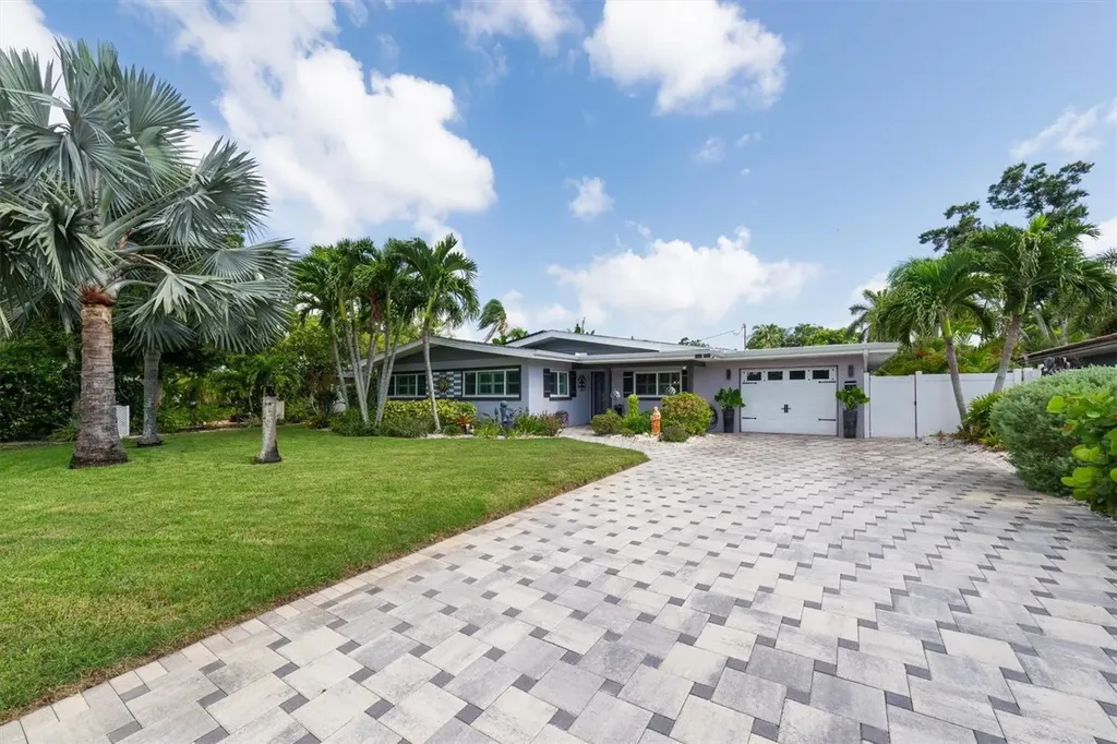 37 Southwind Drive Belleair Bluffs FL 33770