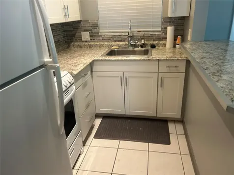 300 35th Avenue N St Petersburg FL 33704