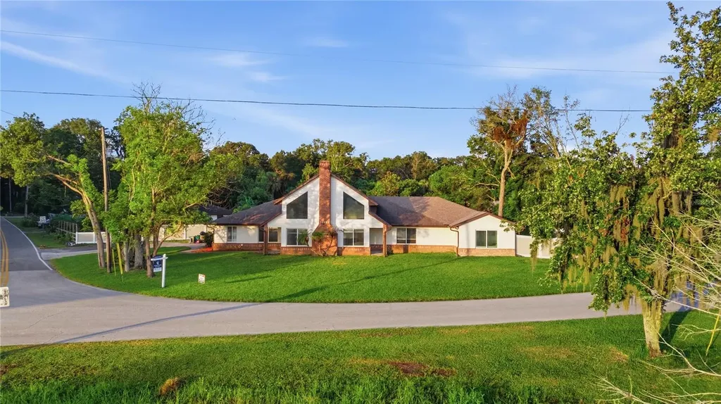 212 Pleasant Street Lake Helen FL 32744