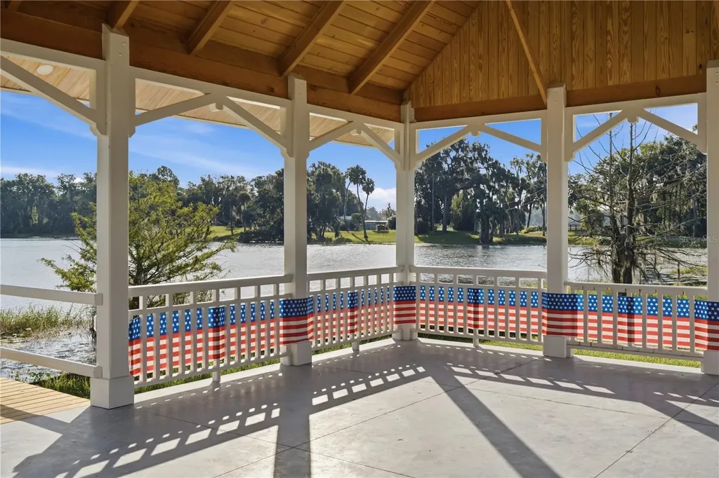 212 Pleasant Street Lake Helen FL 32744