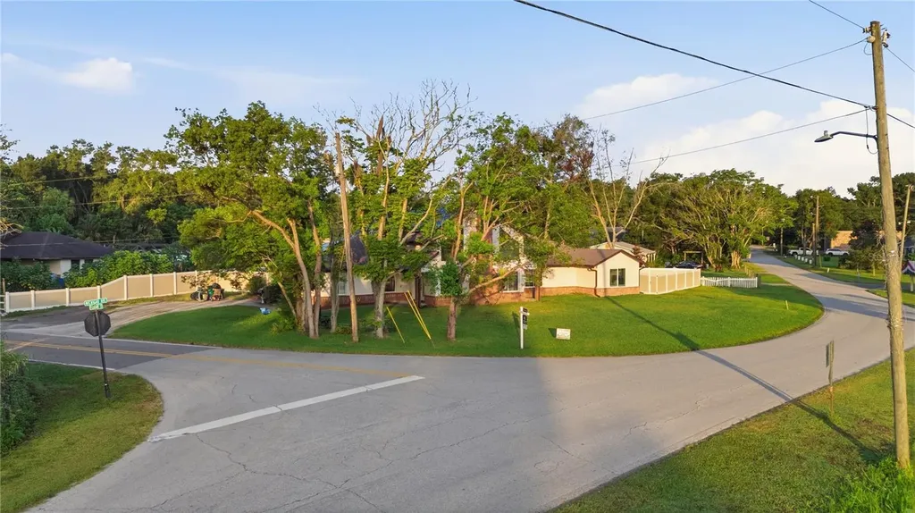 212 Pleasant Street Lake Helen FL 32744