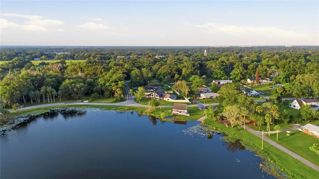 212 Pleasant Street Lake Helen FL 32744
