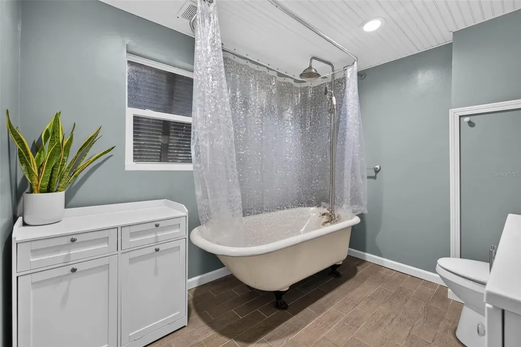 6172 59th Place N St Petersburg FL 33709