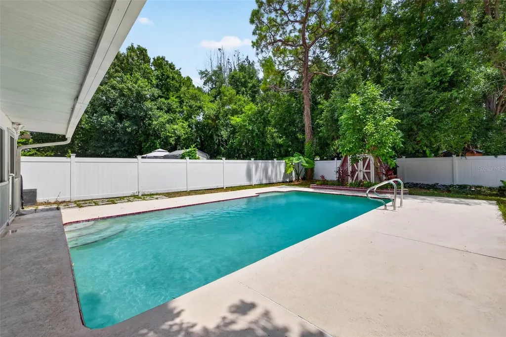 6172 59th Place N St Petersburg FL 33709