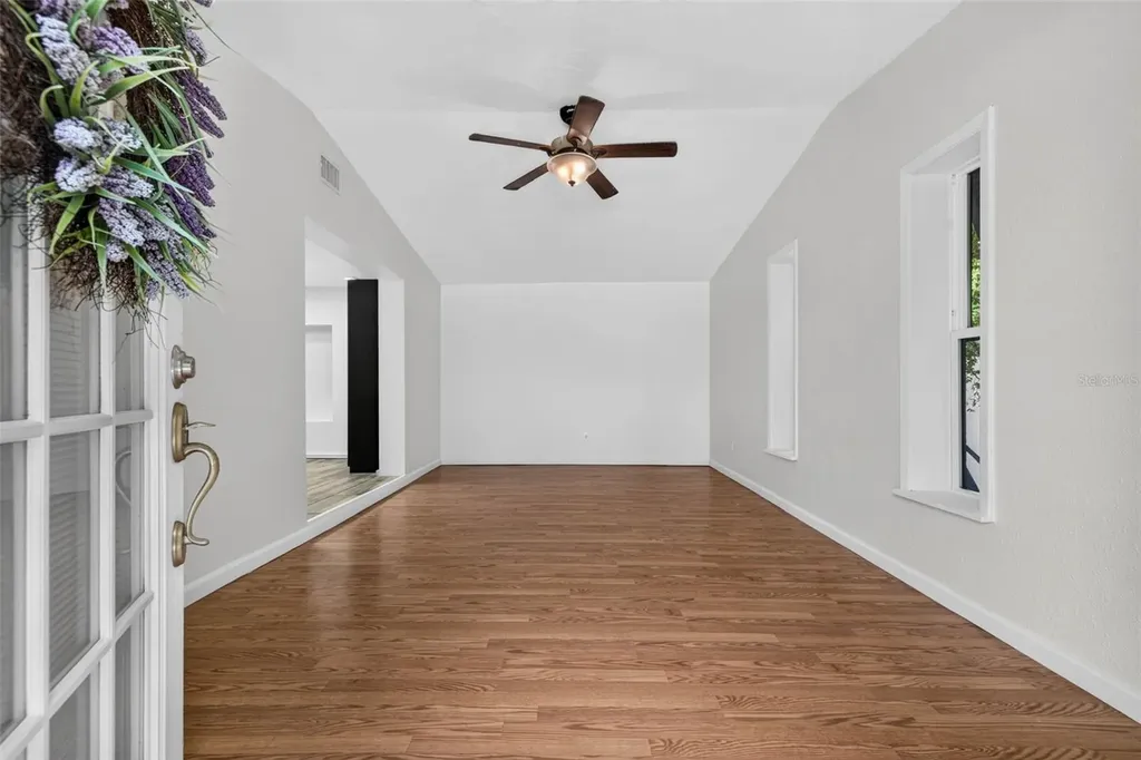 6172 59th Place N St Petersburg FL 33709