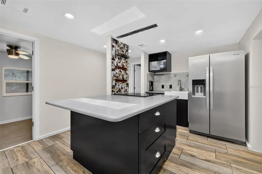 6172 59th Place N St Petersburg FL 33709