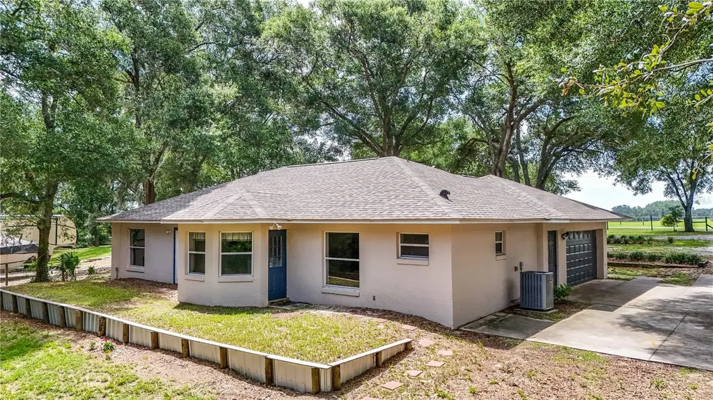 24307 Adair Avenue Sorrento FL 32776