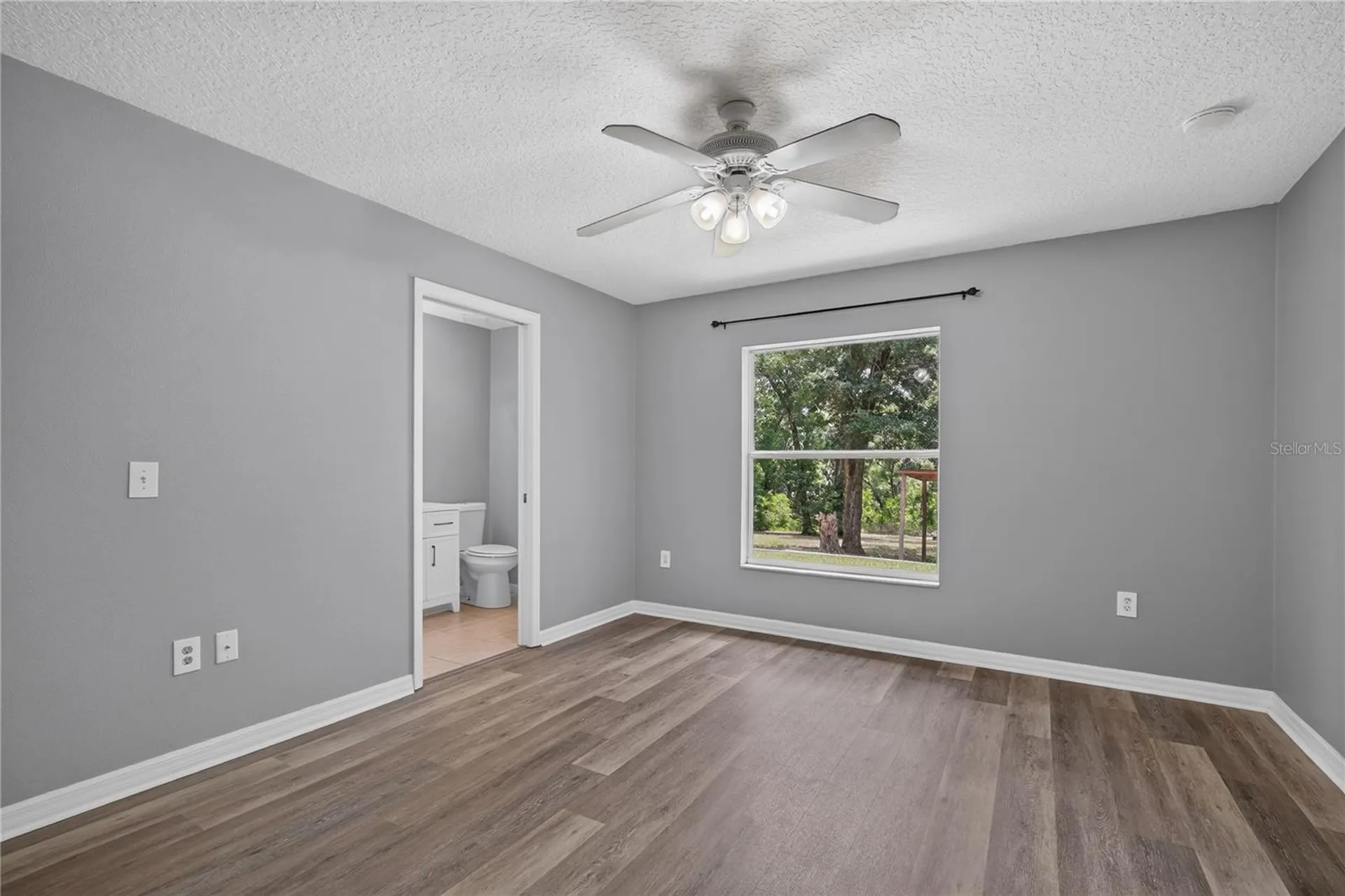 24307 Adair Avenue Sorrento FL 32776