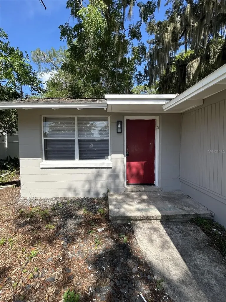 2899 E Crooked Lake Drive Eustis FL 32726