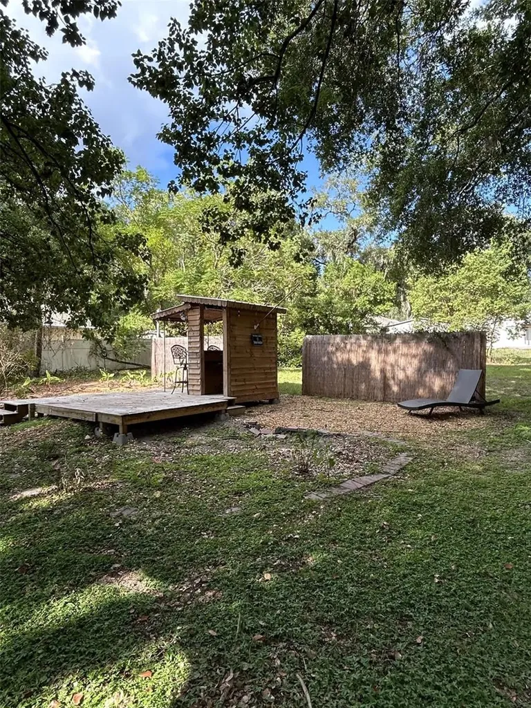 2899 E Crooked Lake Drive Eustis FL 32726