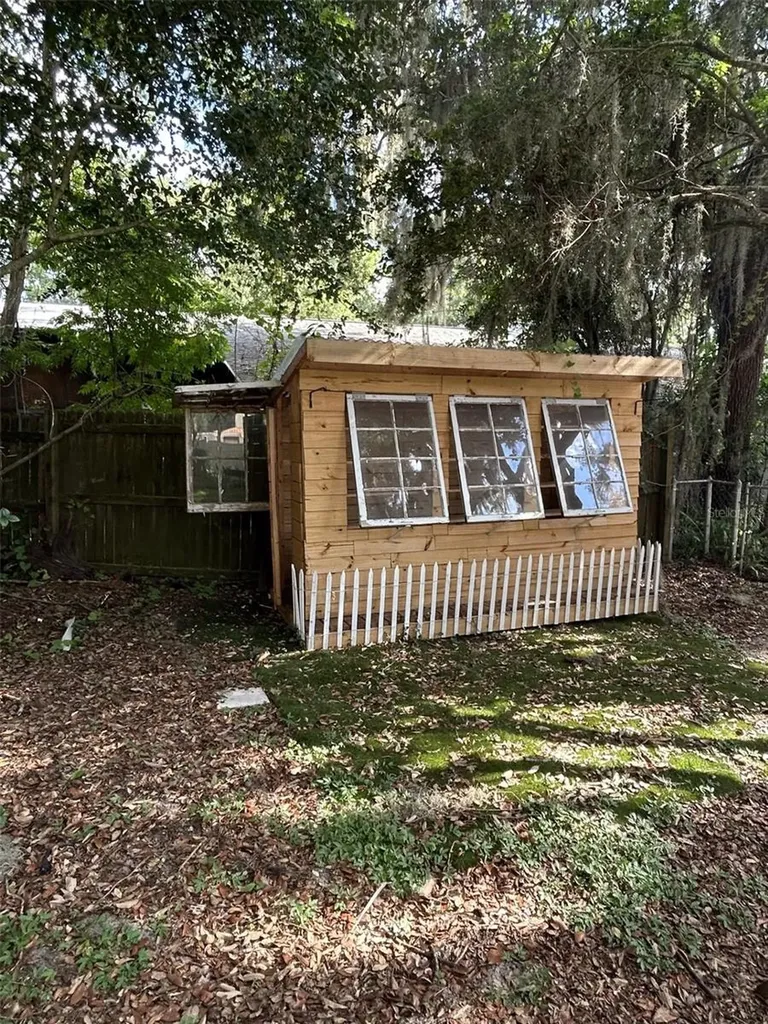2899 E Crooked Lake Drive Eustis FL 32726