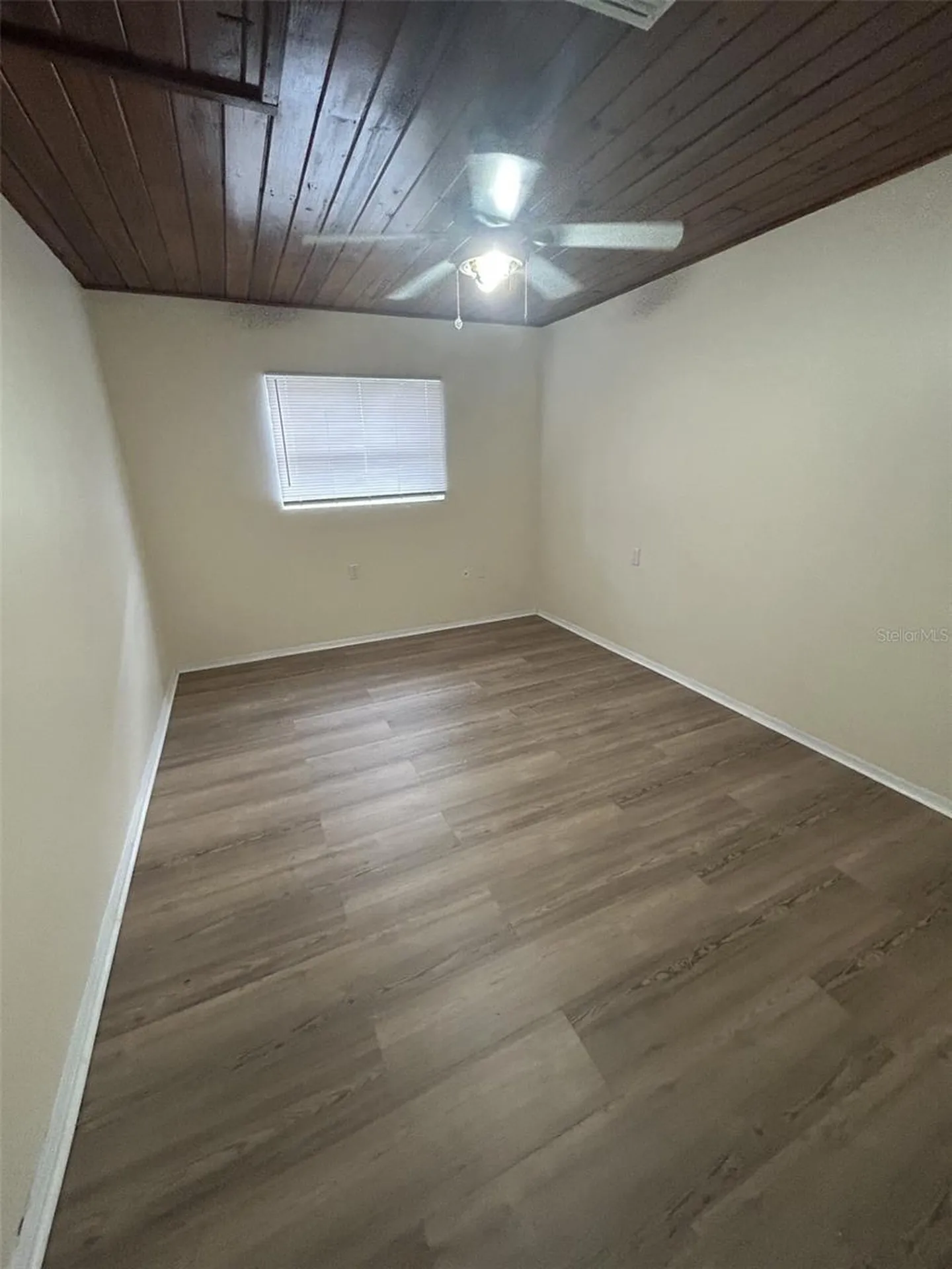 2899 E Crooked Lake Drive Eustis FL 32726