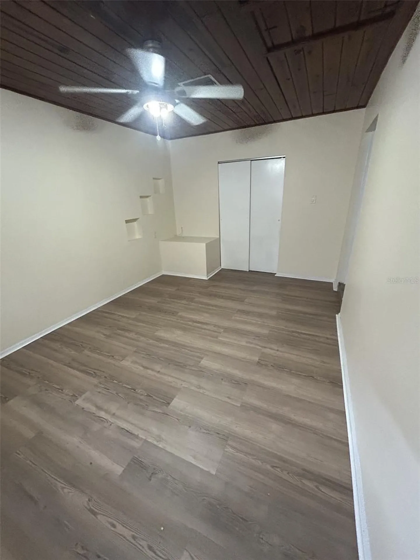 2899 E Crooked Lake Drive Eustis FL 32726