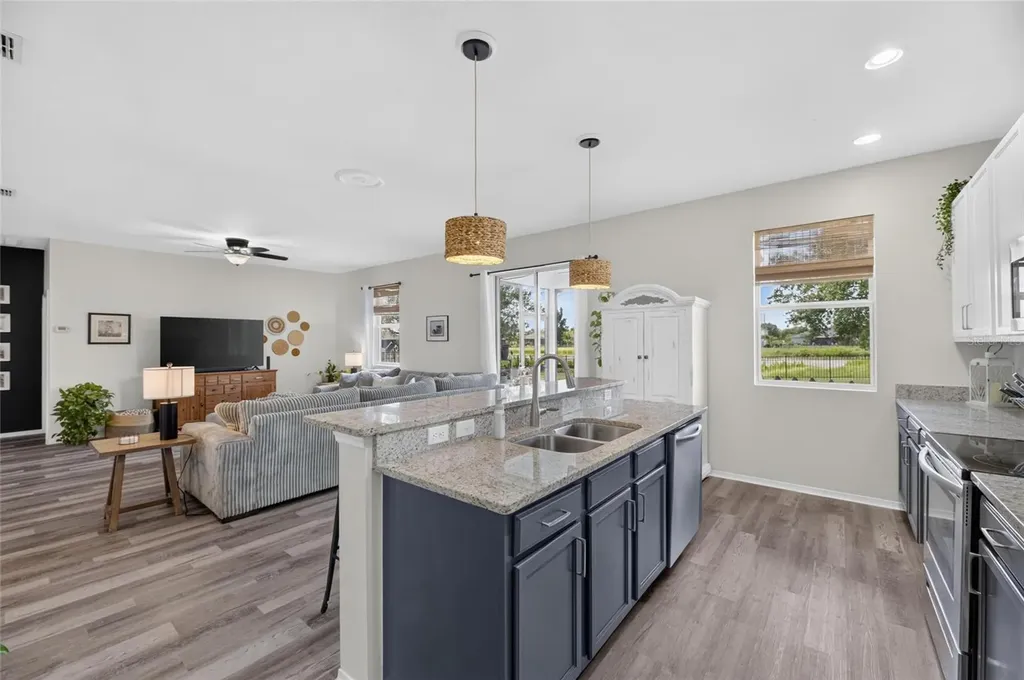 203 Star Shell Drive Apollo Beach FL 33572
