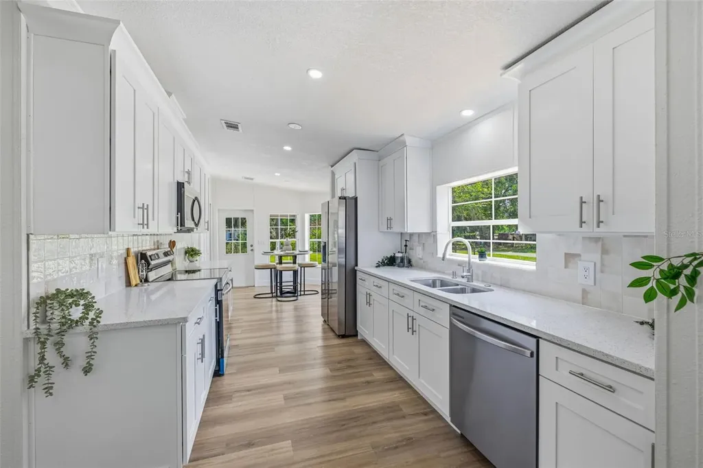 5005 Sugar Oak Lane Dover FL 33527