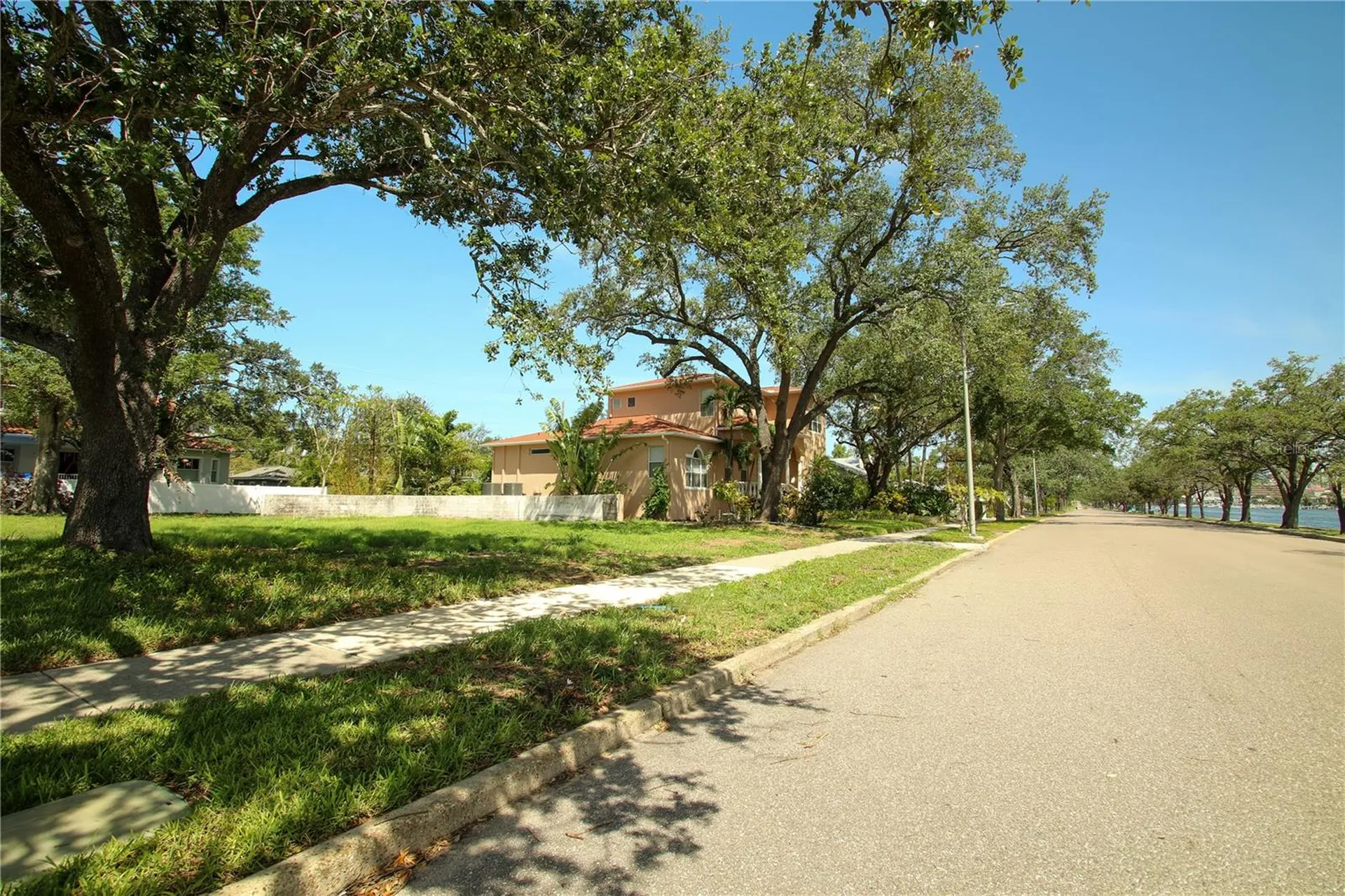 424 Channel Drive Tampa FL 33606