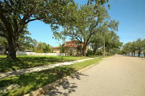 424 Channel Drive Tampa FL 33606