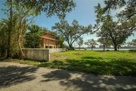 424 Channel Drive Tampa FL 33606