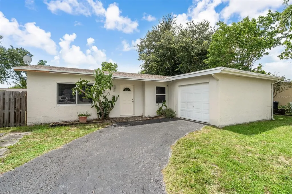 405 SW 77th Avenue North Lauderdale FL 33068