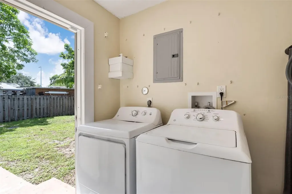 405 SW 77th Avenue North Lauderdale FL 33068