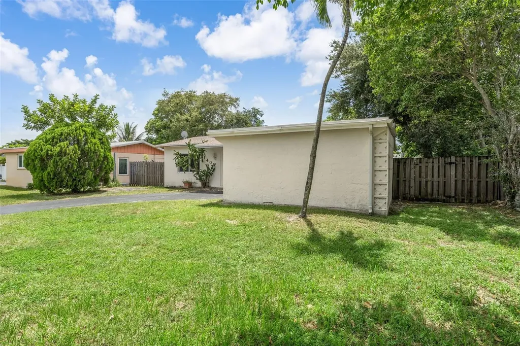 405 SW 77th Avenue North Lauderdale FL 33068