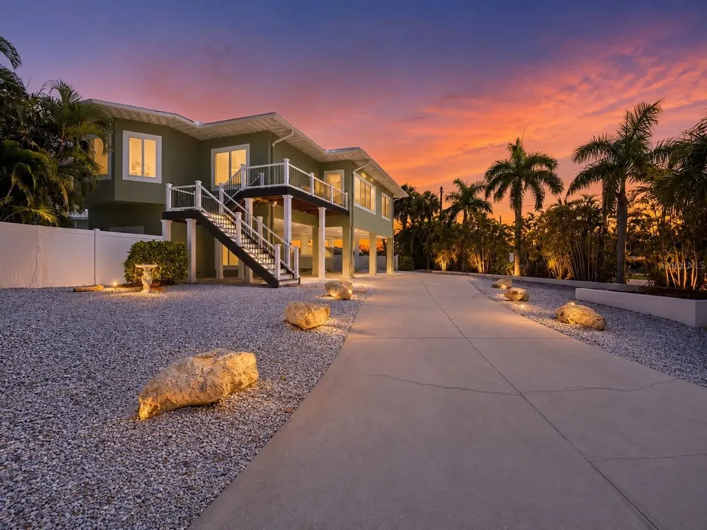 140 50th Street Holmes Beach FL 34217