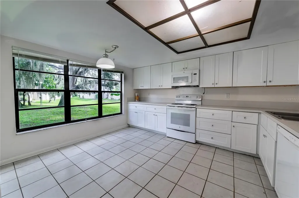 7873 Niagara Avenue Tampa FL 33617