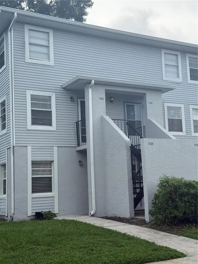 7128 Waterside Drive Tampa FL 33617
