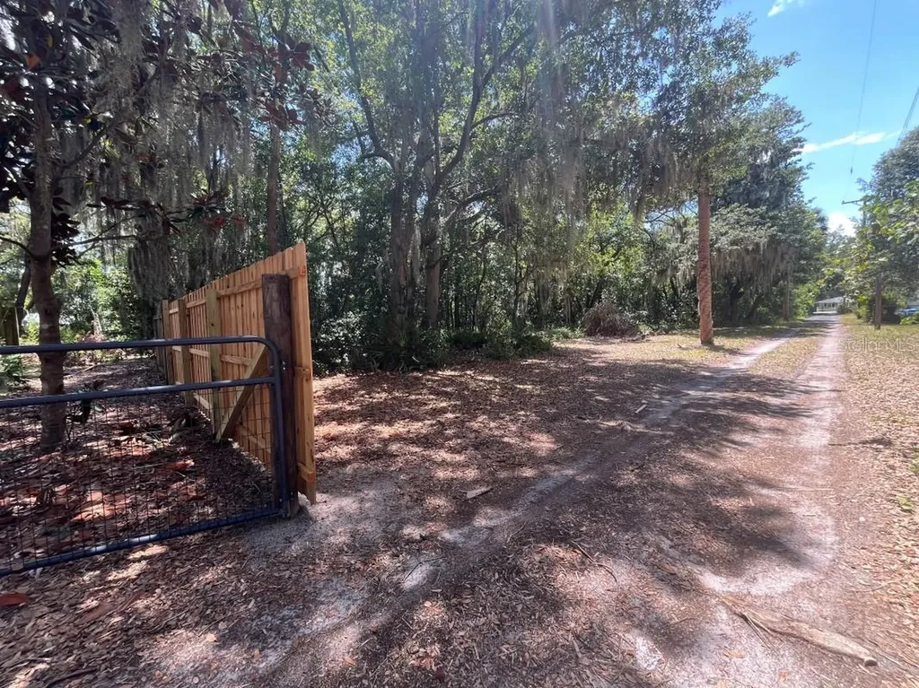 310 Clayton Road Auburndale FL 33823