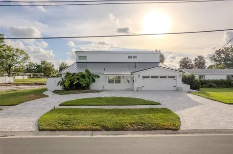 5400 Denver Street NE St Petersburg FL 33703