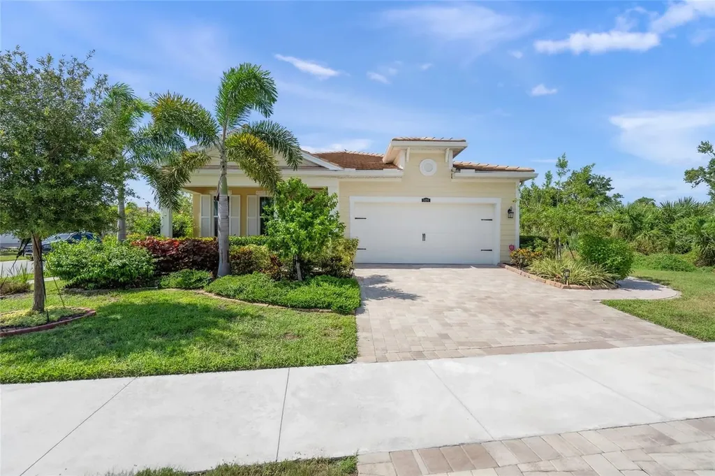 5690 Long Shore Loop Sarasota FL 34238