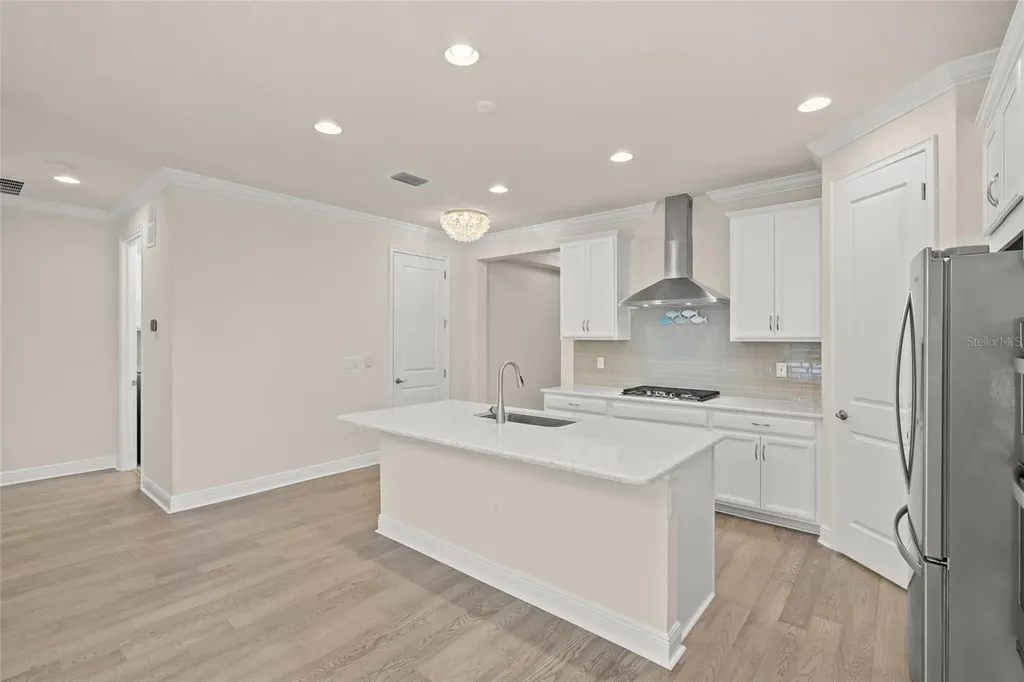 5690 Long Shore Loop Sarasota FL 34238