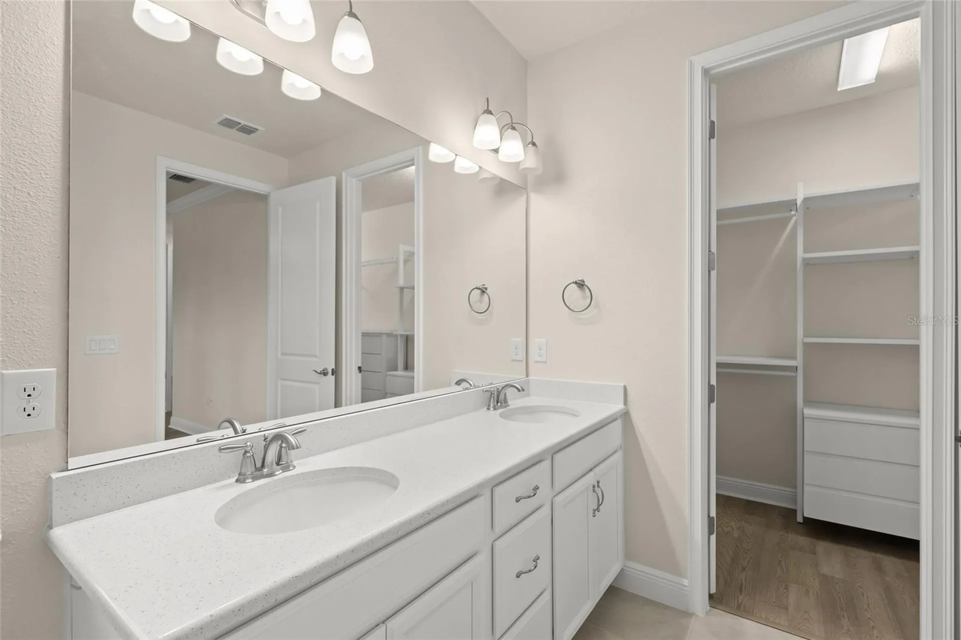 5690 Long Shore Loop Sarasota FL 34238