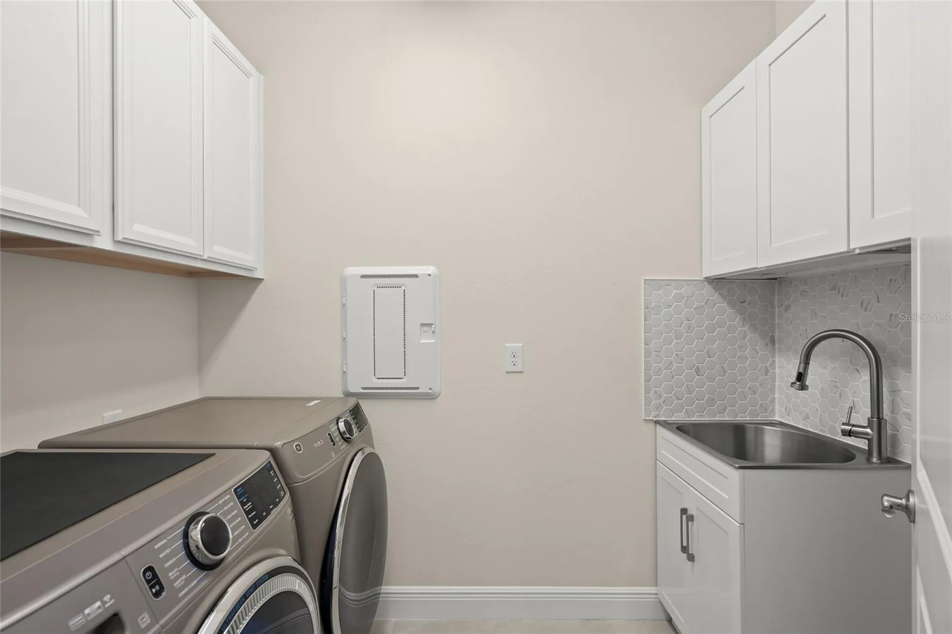 5690 Long Shore Loop Sarasota FL 34238