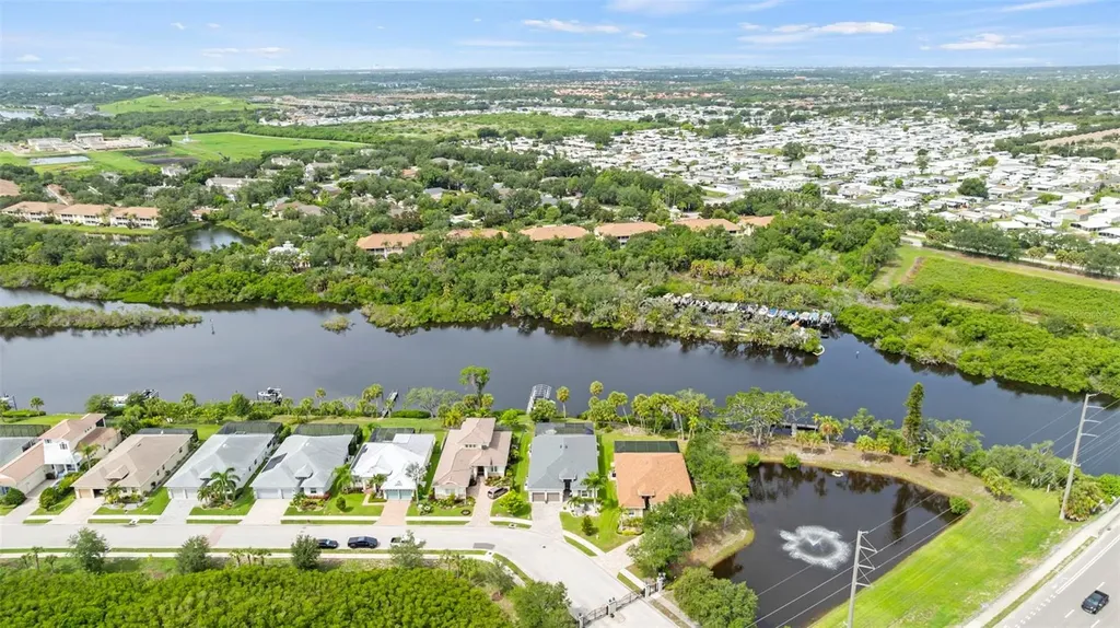 5418 56th Court E Bradenton FL 34203