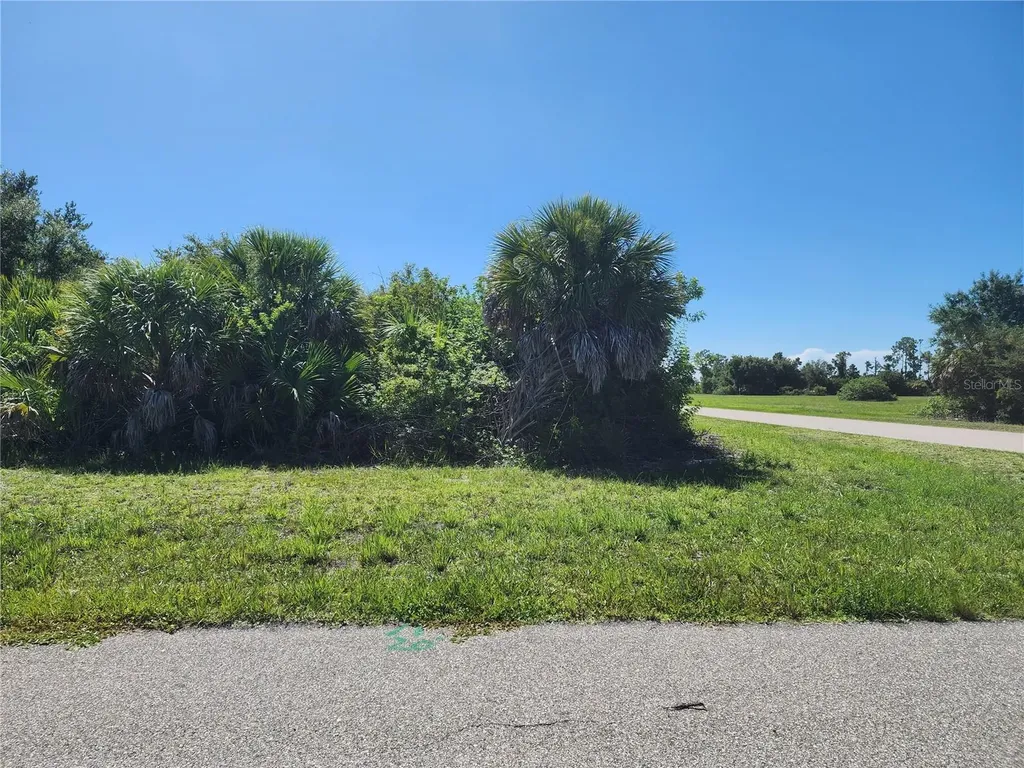 13 Forest Drive Rotonda West FL 33947