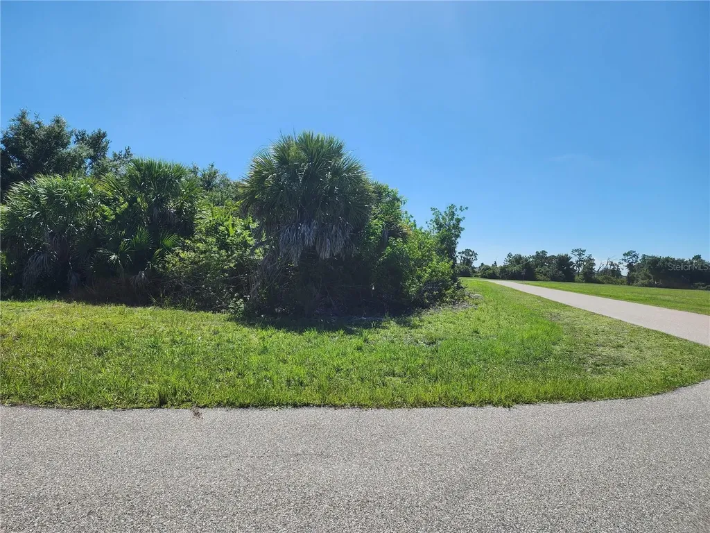 13 Forest Drive Rotonda West FL 33947