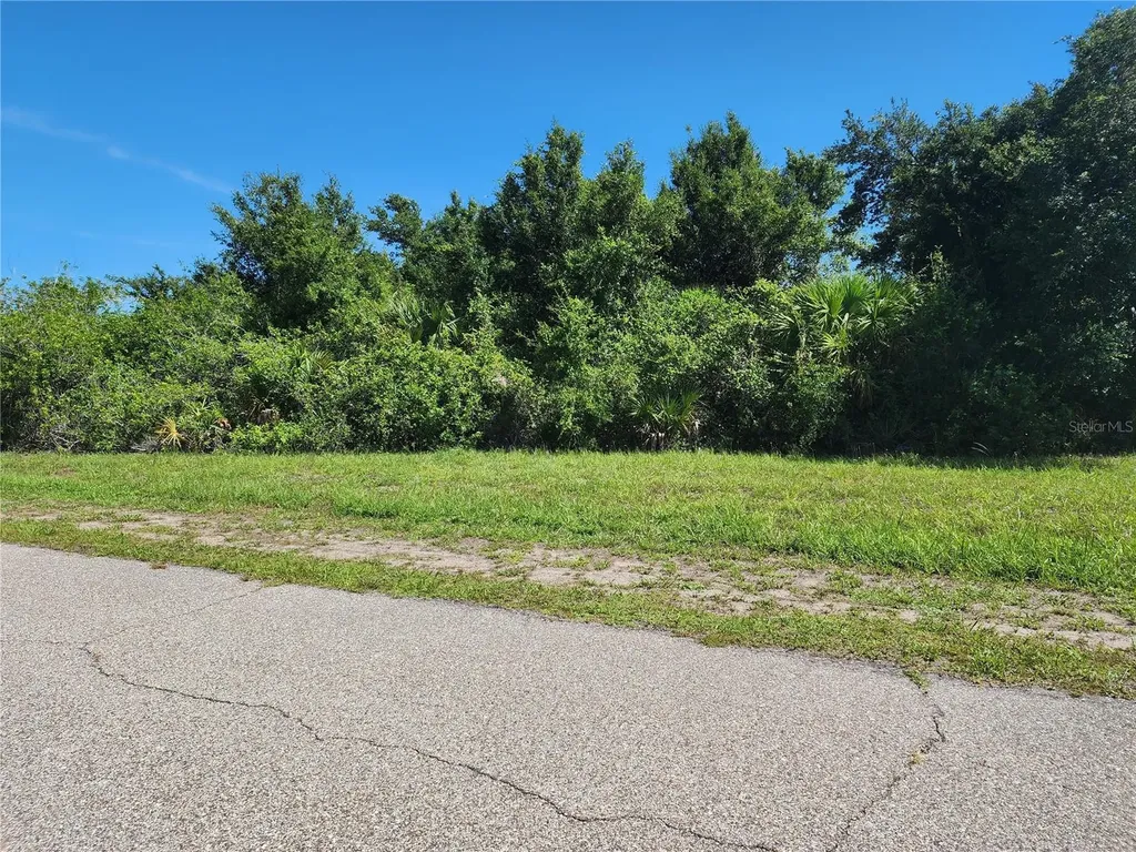 13 Forest Drive Rotonda West FL 33947