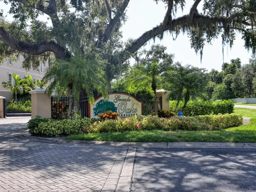 5122 Manorwood Drive Sarasota FL 34235