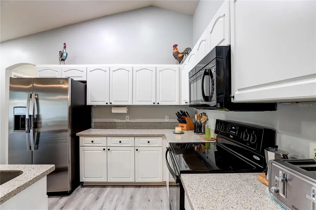 2242 Towering Oaks Circle Seffner FL 33584