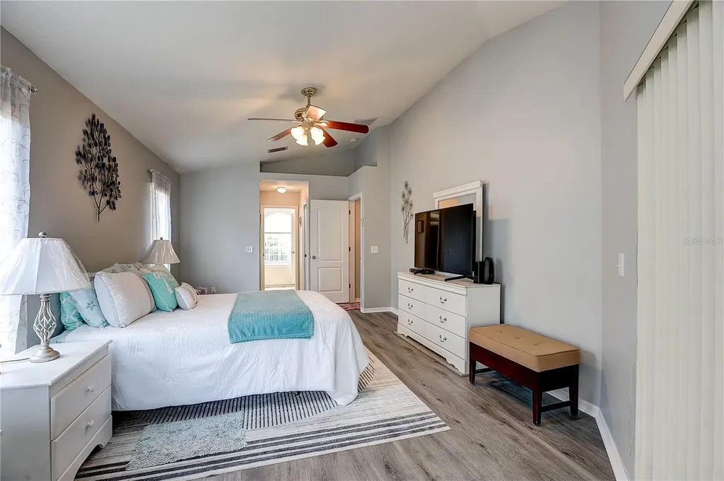 2242 Towering Oaks Circle Seffner FL 33584