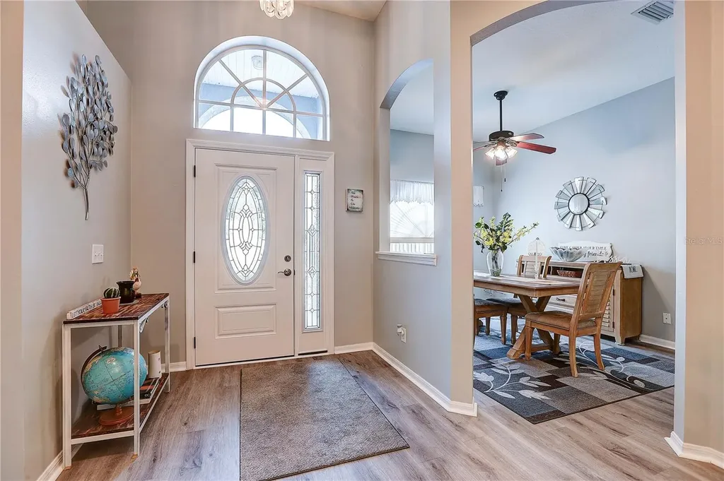 2242 Towering Oaks Circle Seffner FL 33584