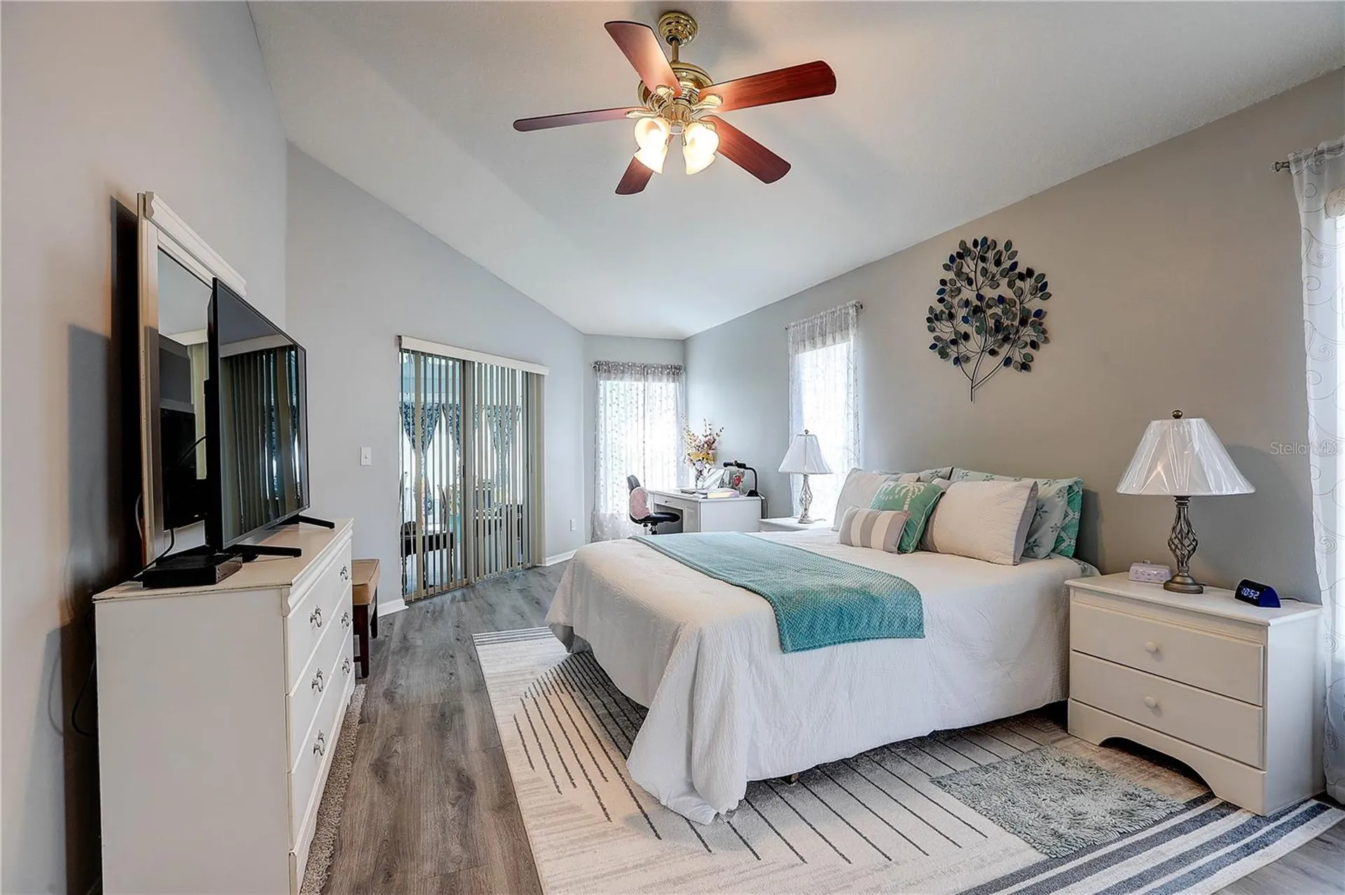 2242 Towering Oaks Circle Seffner FL 33584
