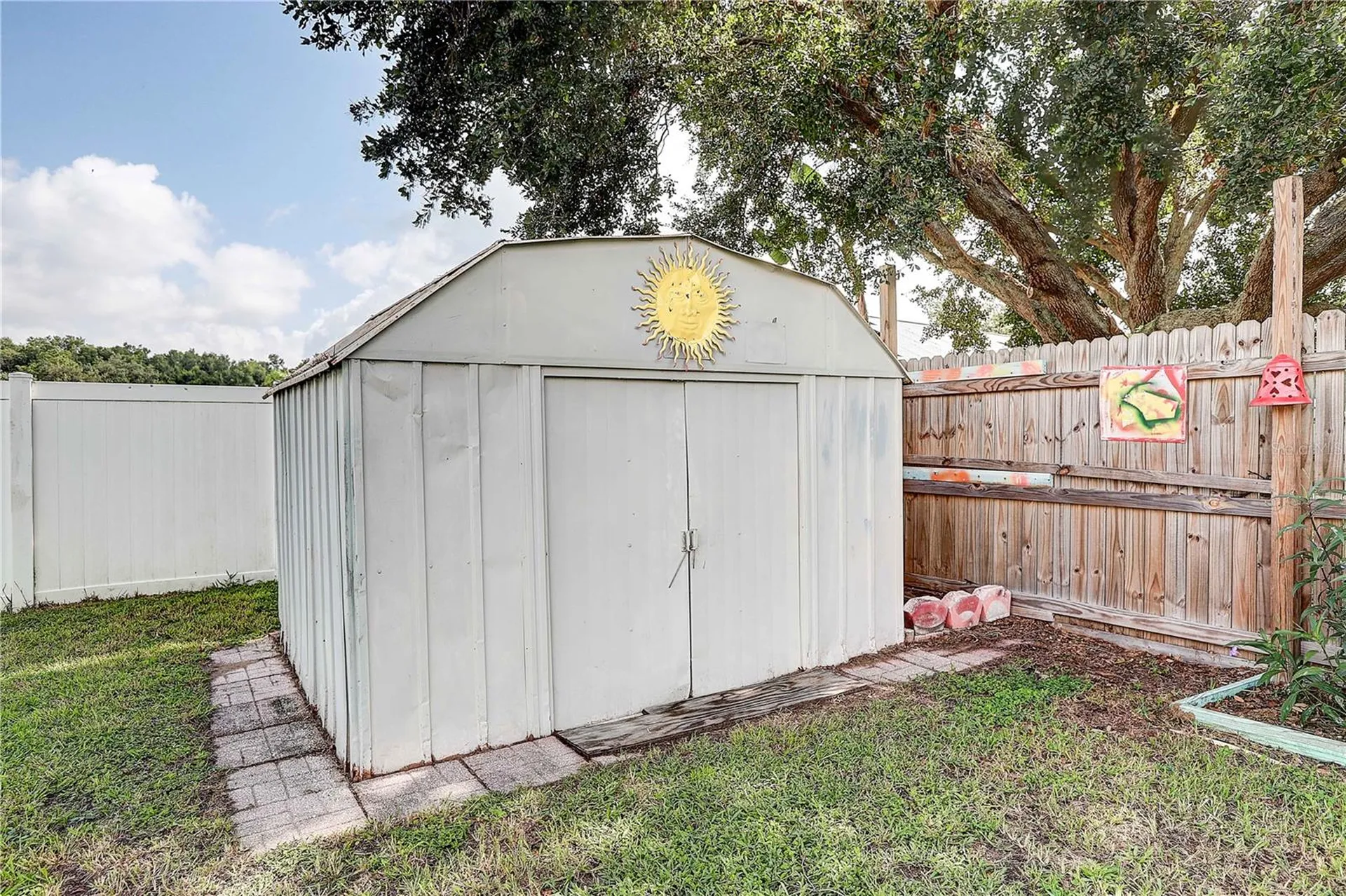 2242 Towering Oaks Circle Seffner FL 33584