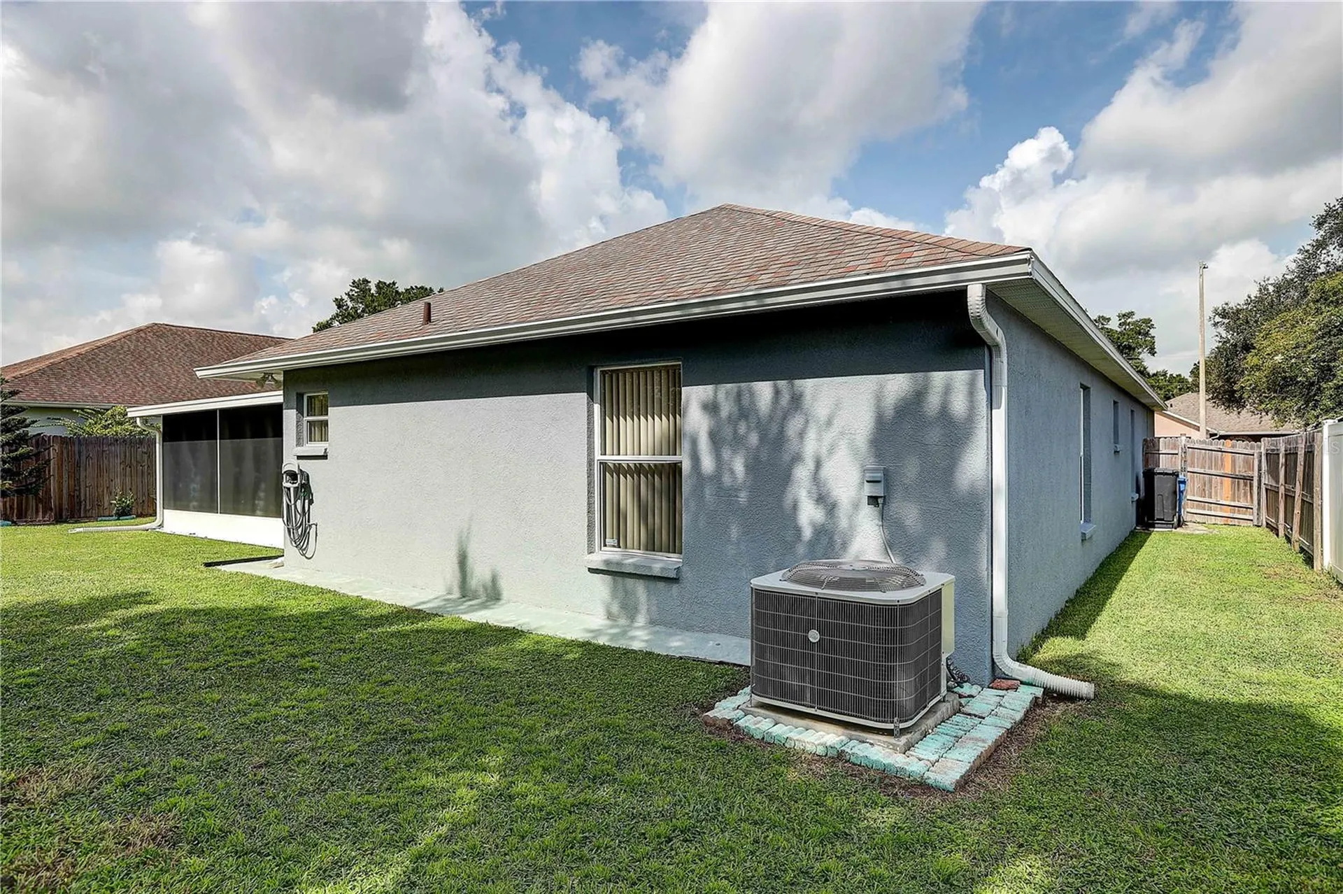 2242 Towering Oaks Circle Seffner FL 33584