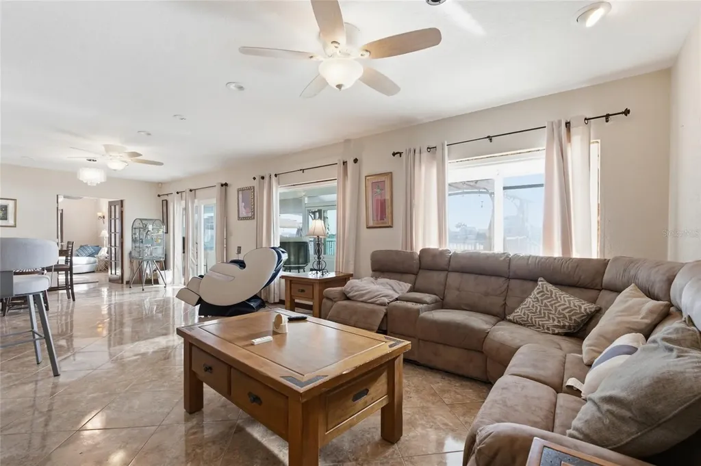 1818 Dolphin Boulevard S St Petersburg FL 33707
