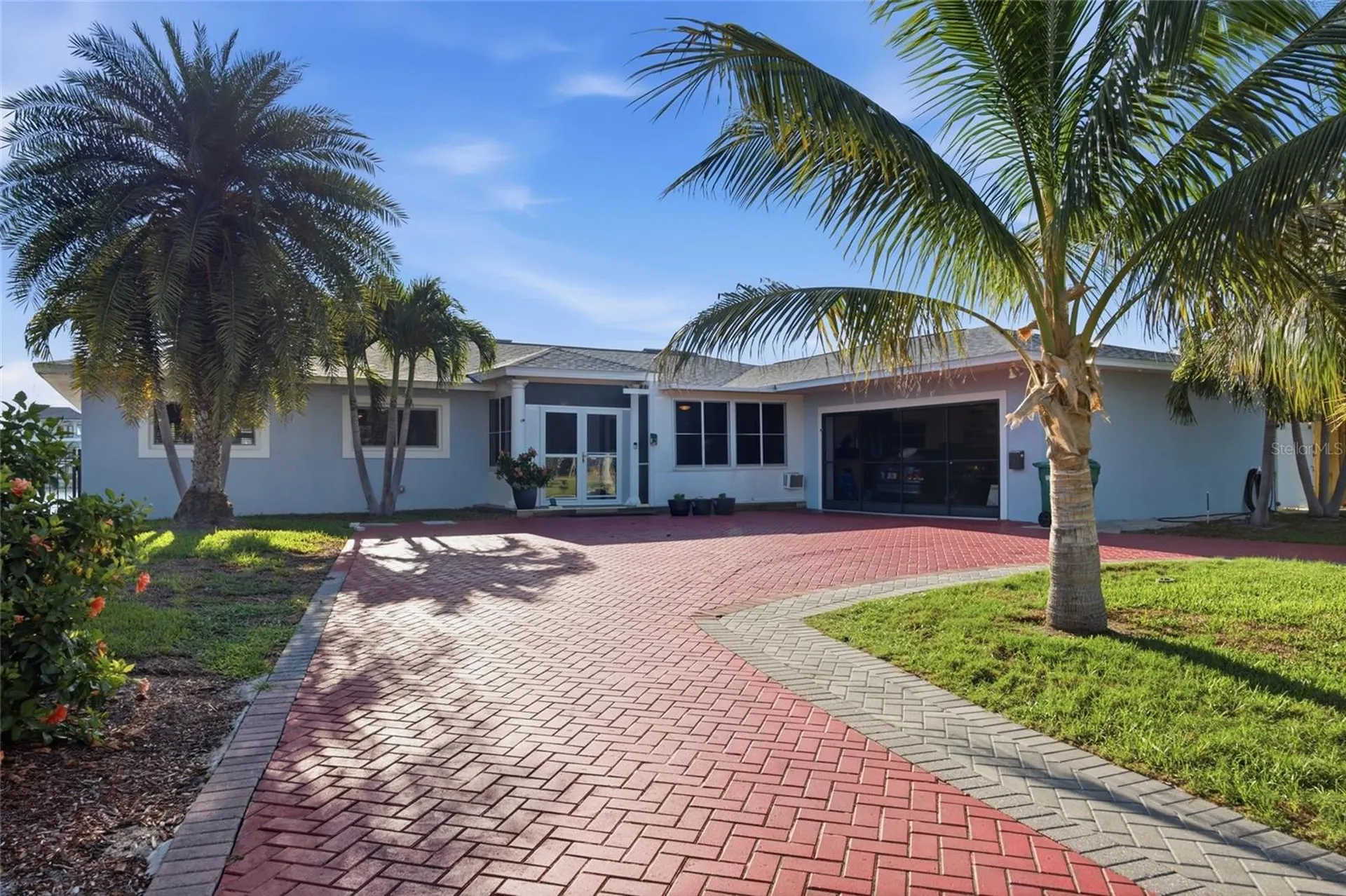 1818 Dolphin Boulevard S St Petersburg FL 33707