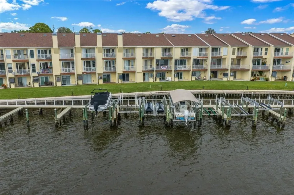 158 Brent Circle Oldsmar FL 34677