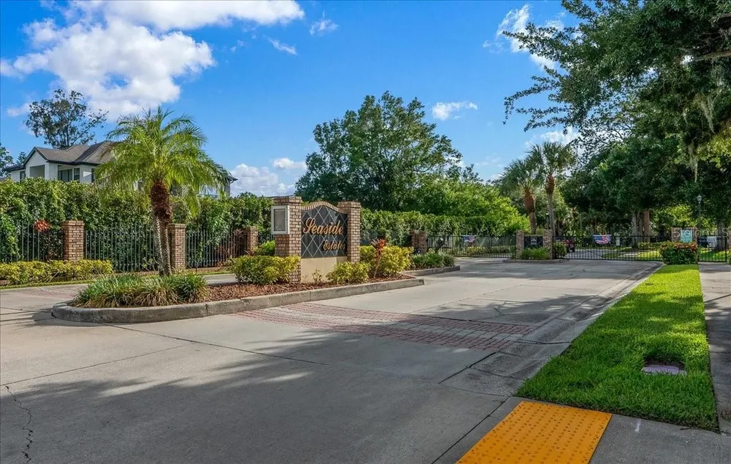 158 Brent Circle Oldsmar FL 34677